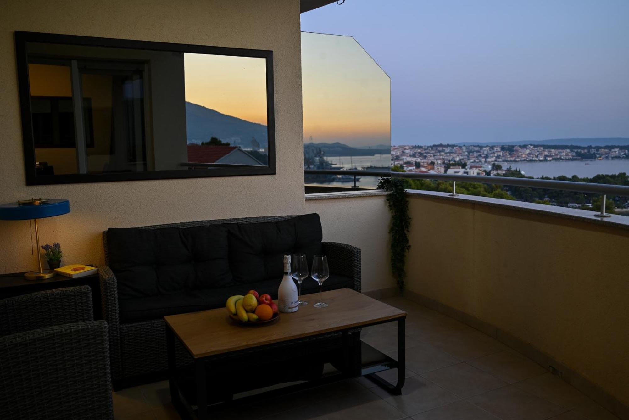 Sunny Place With Sea View Trogir Zewnętrze zdjęcie
