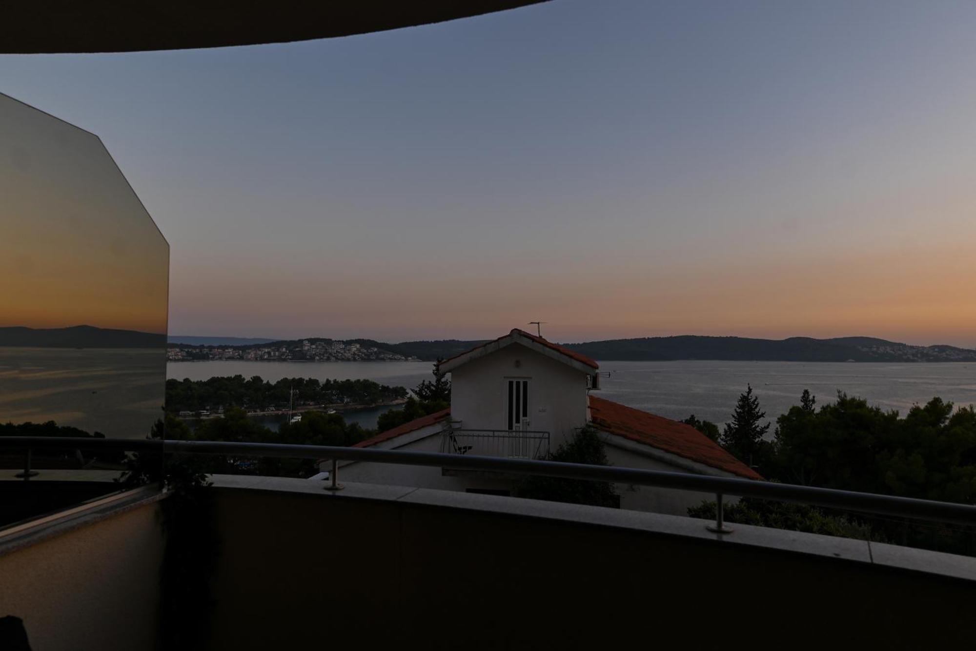 Sunny Place With Sea View Trogir Zewnętrze zdjęcie